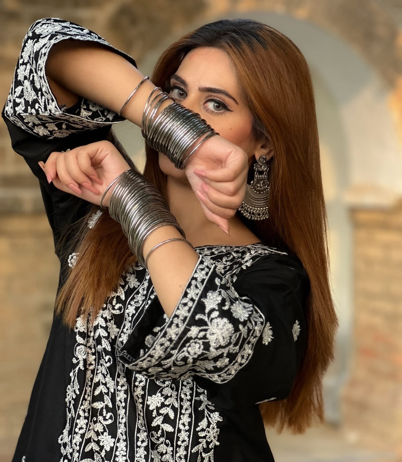 Erina Embroidered 2pc sleeve embroidery close view