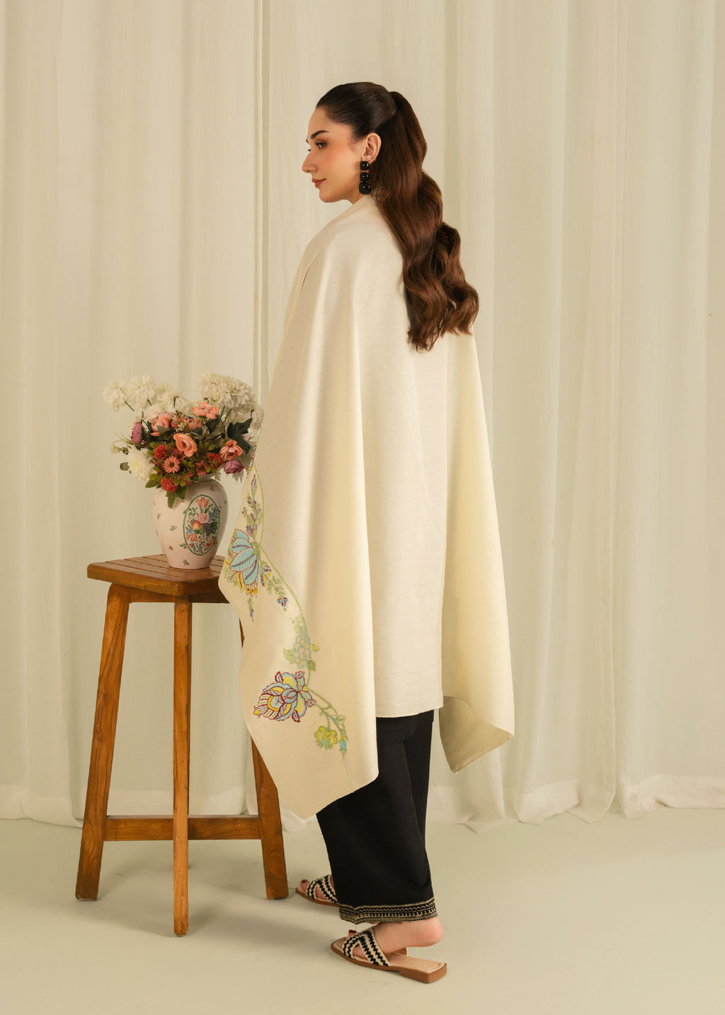 Esmer 3pc embroidered dress dupatta side view