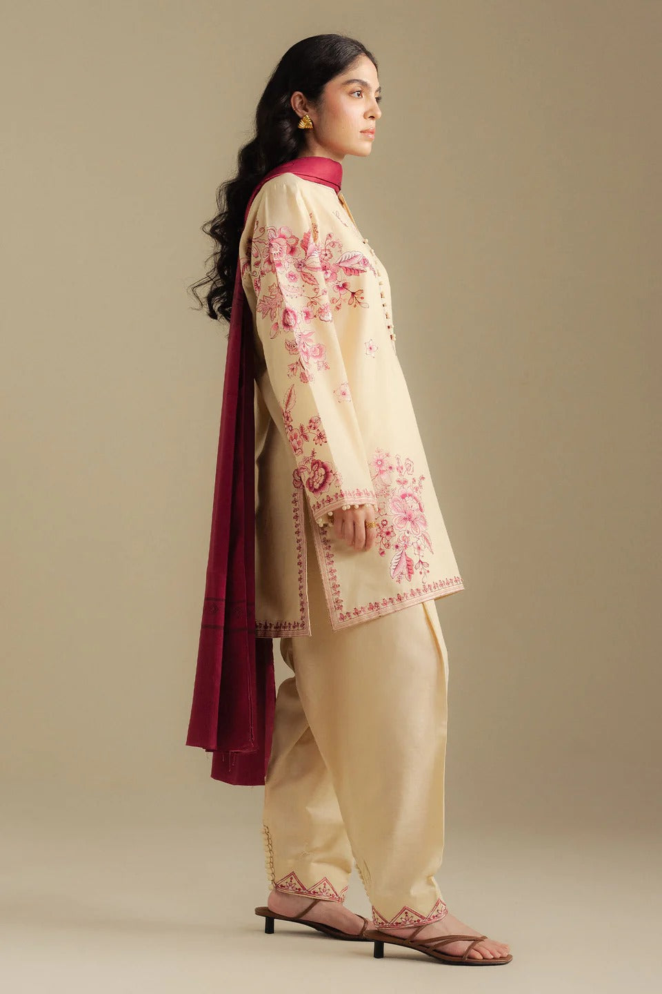 Zawiya Embroidered 3pc side view