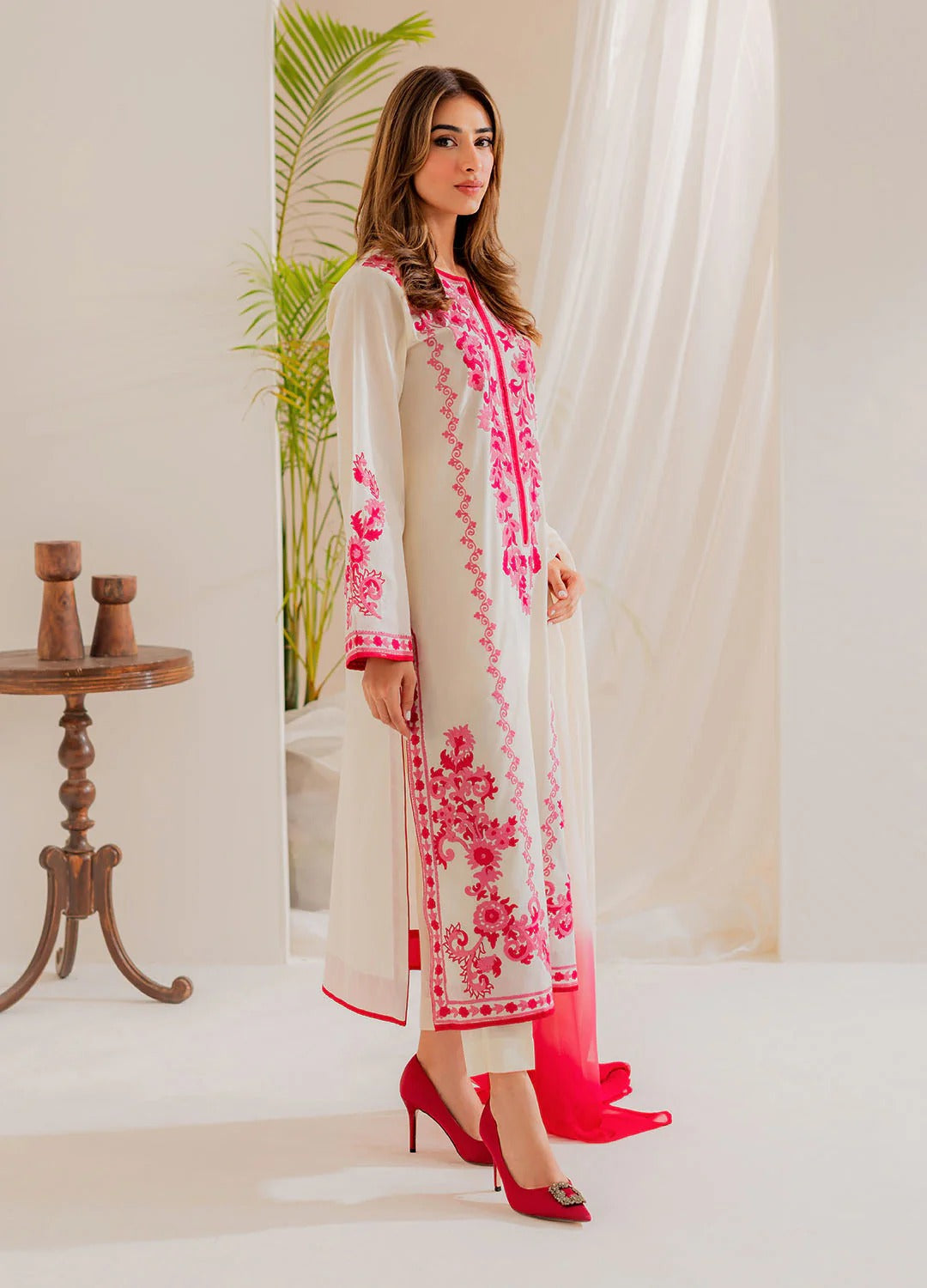 Selina Pink Embroidered Lawn 3PC