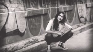 woman-3377839_1280